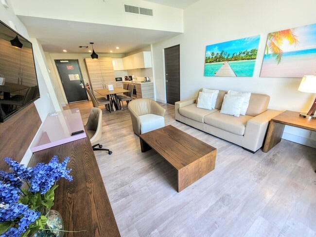 Building Photo - 777 N Ocean Dr