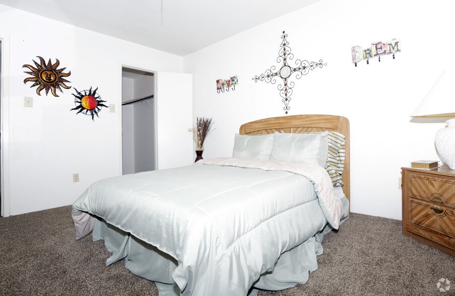 Redbird Trails Apartment Homes Rentals Dallas Tx Apartments Com Redbird Trails Apartment Homes Rentals Dallas Tx Apartments Com