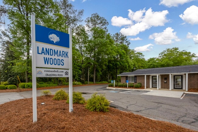 Building Photo - Landmark Woods Apartments