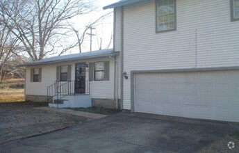 Building Photo - 3131 Peggy Rd