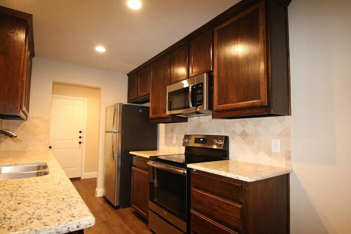 Primary Photo - 3200 S Cherry Ln