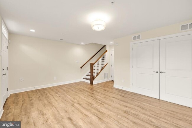 Building Photo - 4707 Van Buren St
