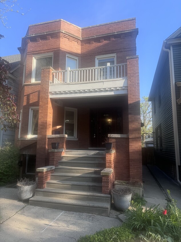 Foto principal - 1519 W Granville Ave