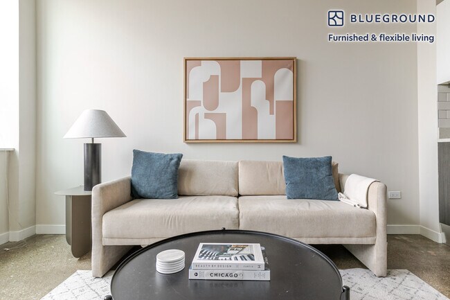 Foto del edificio - 1313 W Randolph St