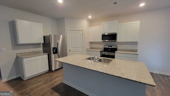 Building Photo - 308 Deer Run Dr