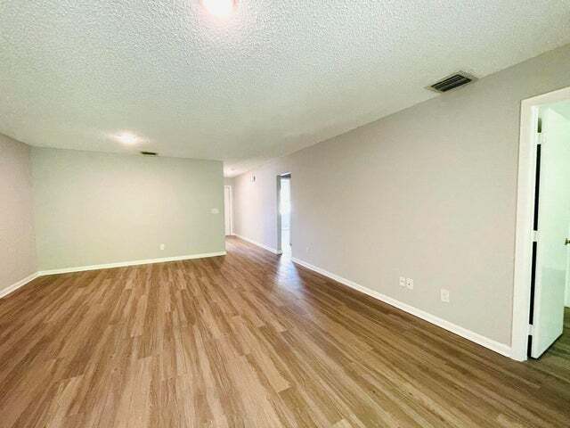 Foto del edificio - 3805 Park Lane Villas Rd