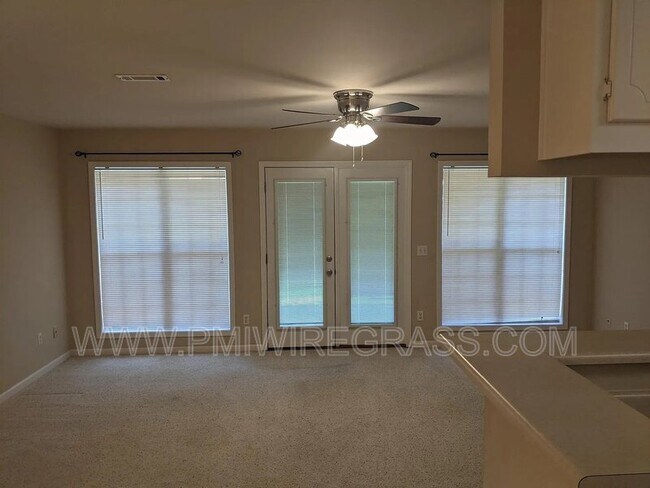 Building Photo - 208 Foxchase Ln