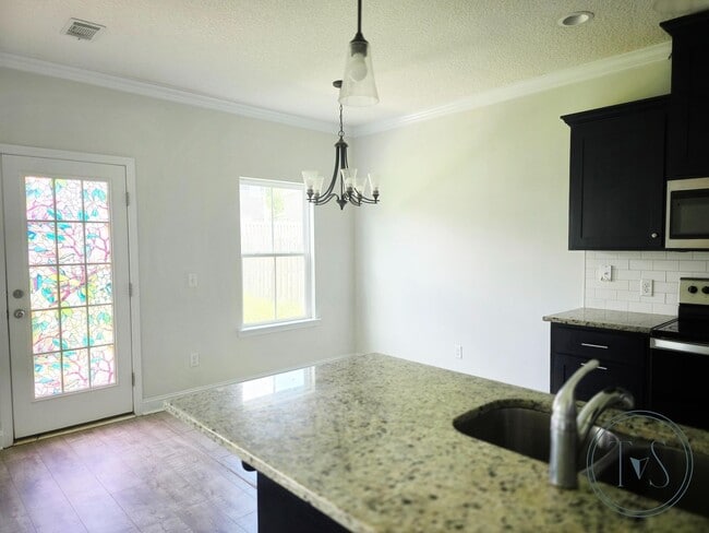 Foto del edificio - 532 Fairview Cir