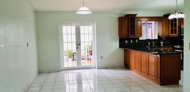 Foto del edificio - 8966 NW 112th St