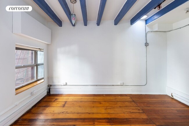 Building Photo - 143 W 21st St