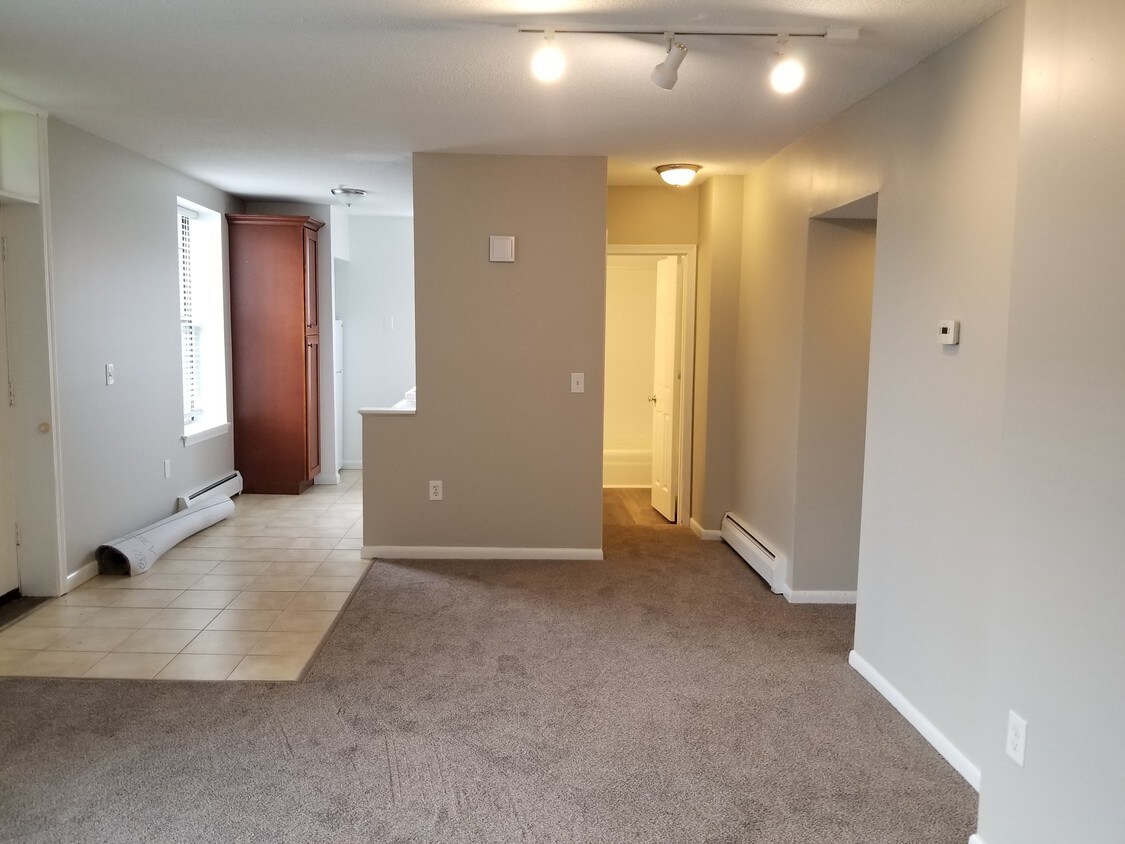 101 Ave, Hartford, CT 06106 Condo for Rent in Hartford, CT