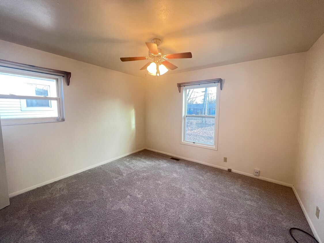 Building Photo - 1407 Comanche Dr