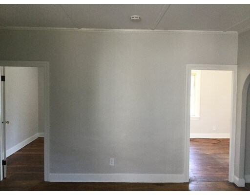 Building Photo - 946 Rodman St