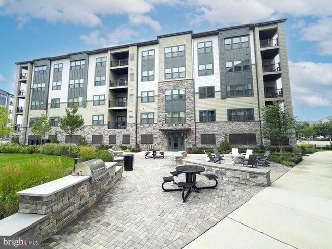 Foto del edificio - 12865 Mosaic Pk Wy
