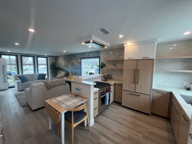 Foto del edificio - 21142 Surfwood Ln