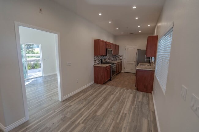 Building Photo - COMING SOON! Single Story 3 Bedroom Home for Rent in Canyon Country!