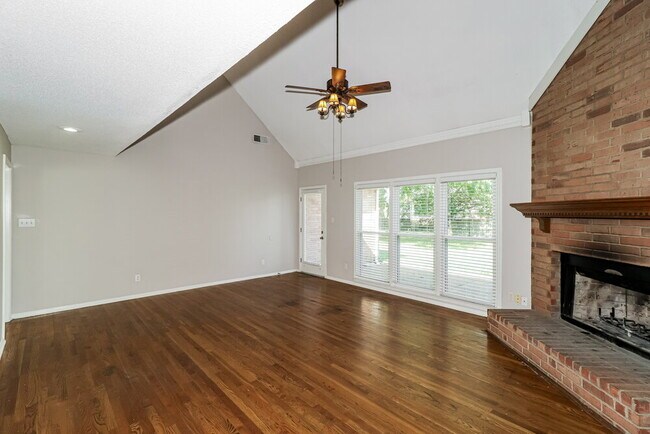 Foto del edificio - 2804 Davies Plantation Rd