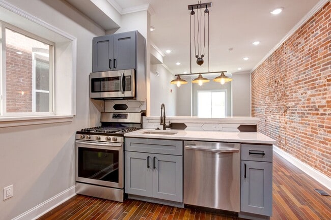 Photo - 1922 W Diamond St Apartment