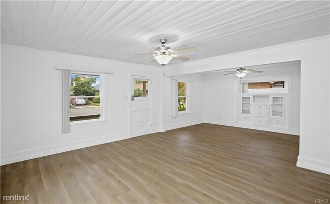 Building Photo - 3 br, 1 bath House - 331 N Olive St