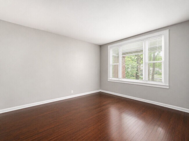 Foto del edificio - 227 E Northwood Ave