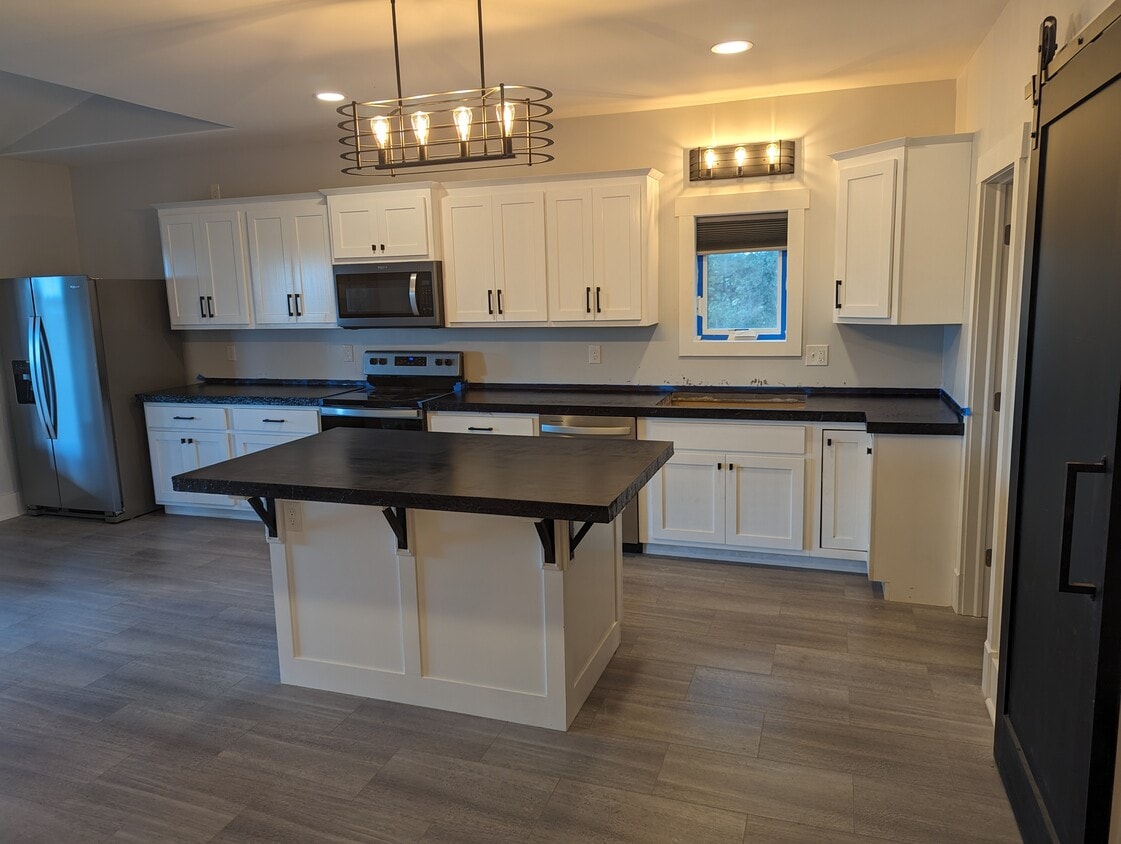 2708 S Holmes Rd, Salina, KS 67401 House Rental in Salina, KS