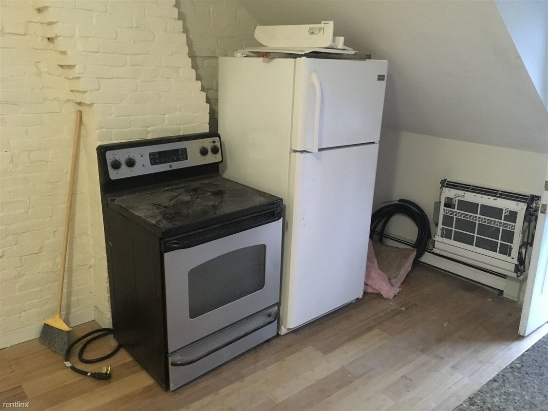 Primary Photo - 315 Meridian St