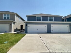 Building Photo - 301 Marsh Ln