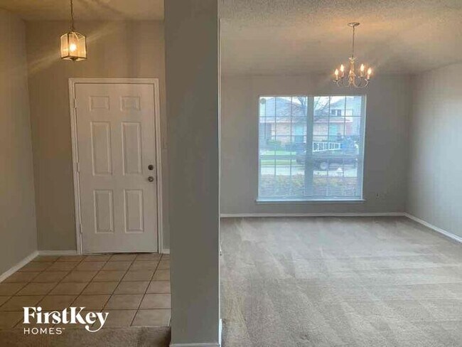 Building Photo - 717 Horseshoe Ct