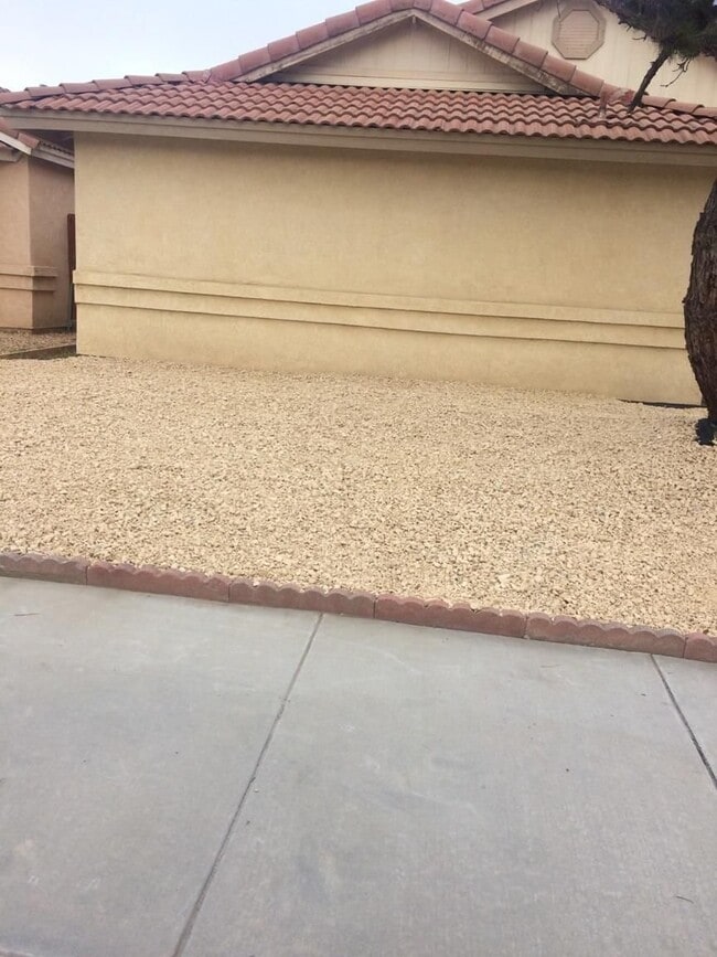 Building Photo - 853 Ensenada Dr