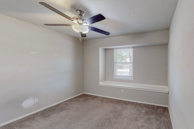 Building Photo - Available June 1st! 3 Bedroom 2 Bath East ...