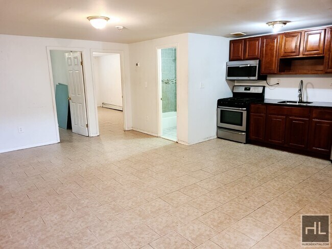 Building Photo - Spacious 2 Bedrooms in East Flatbush