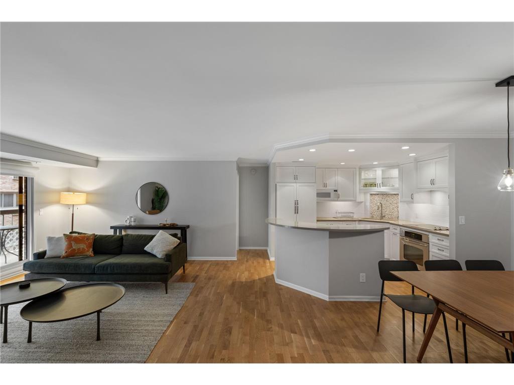 Foto principal - 2885 Knox Ave S