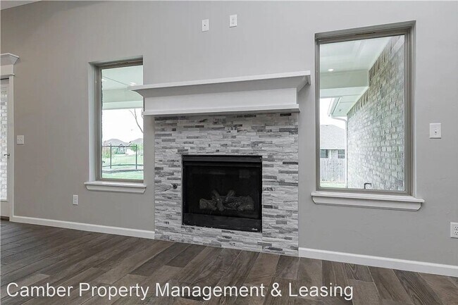 Building Photo - 4 br, 2 bath House - 4013 Palmetto Trail