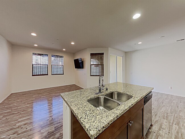 Building Photo - 3 br, 2.5 bath House - 302 Calle Rayo