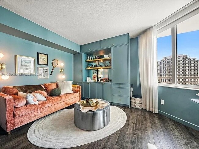 Foto del edificio - 325 S Biscayne Blvd