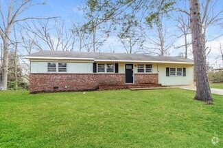 Building Photo - 219 W Castle Dr