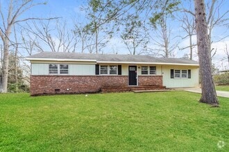 Building Photo - 219 W Castle Dr