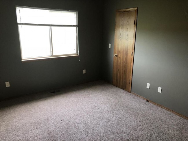 Building Photo - 8702 W. Havenhurst