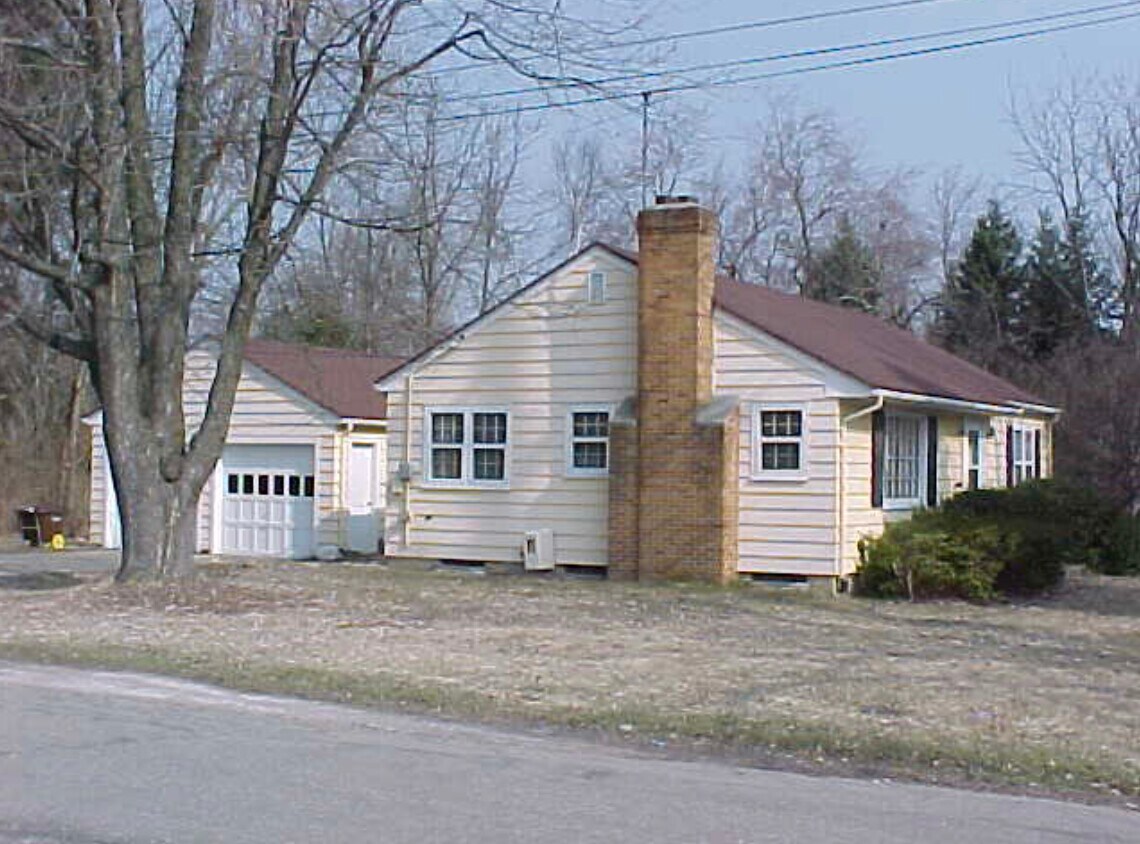 4717 Okemos Rd, Okemos, MI 48864 House Rental in Okemos, MI