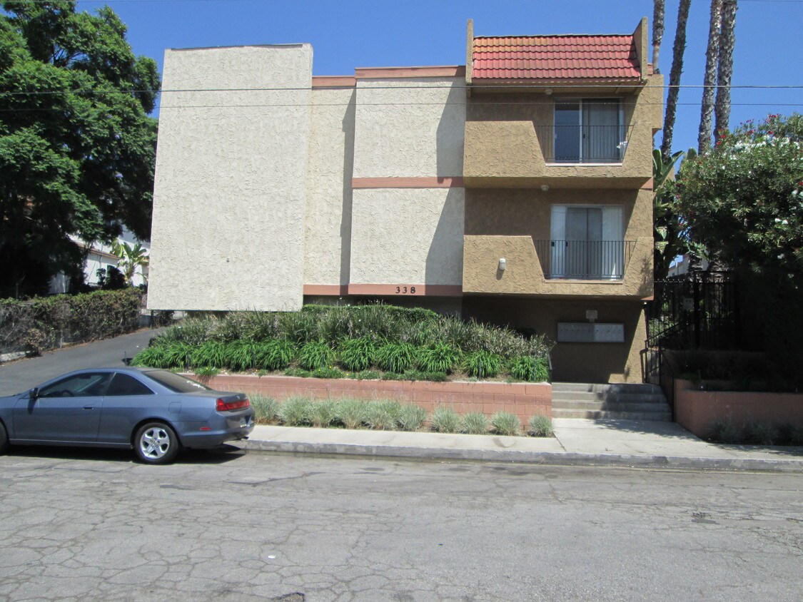 Primary Photo - 338 S Arroyo Dr