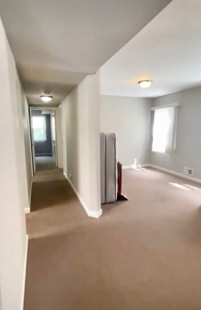 32 Crossgate Rd Unit 1, Jersey City, NJ 07305 Condo for Rent in