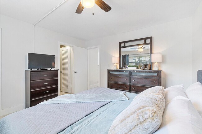 Foto del edificio - 3230 NE 13th St