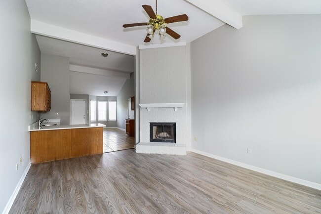 Foto del edificio - 5336 Timber Ridge Dr