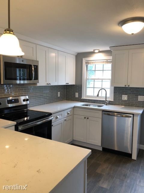 Foto principal - 2 br, 1 bath Apartment - 197 Birch St Apt 1
