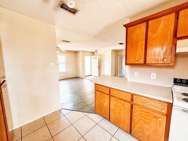 Foto del edificio - 6111 7th St