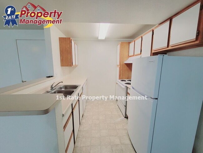 Building Photo - 3116 N Esquire Dr