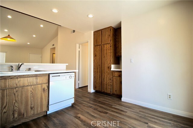 Foto del edificio - 4774 Elderberry Ave