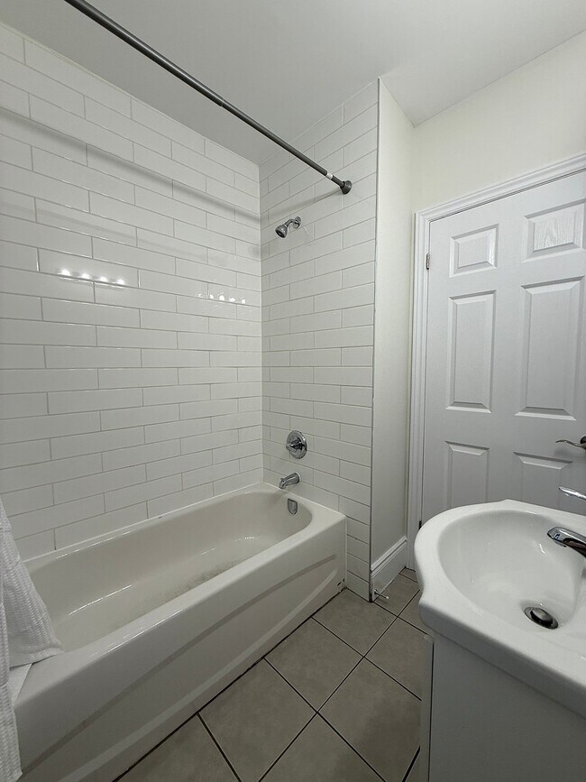 Photo du bâtiment - 1621 Church St