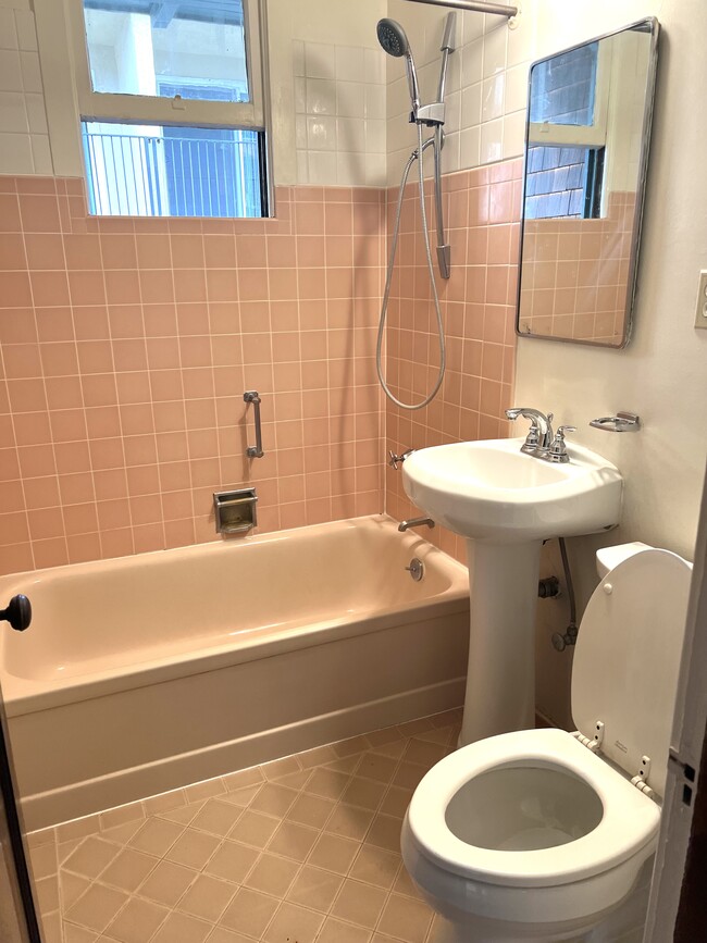 Foto del edificio - 2737 Dwight Way
