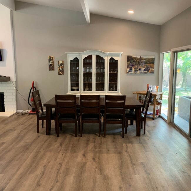 Photo - 2751 Tigertail Dr House